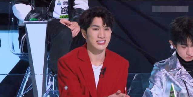 出生因兔唇被抛弃，做网红只是为了给奶奶治病，韩美娟背后是辛酸