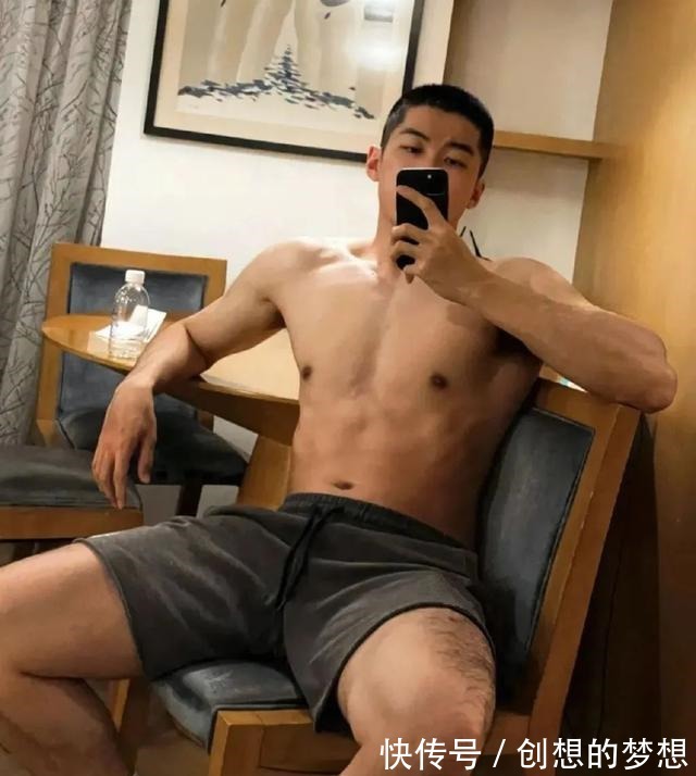 肌肉|活捉一枚寸頭肌肉型男，這聲“老公”我先叫為敬！