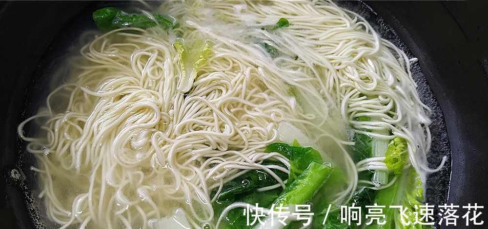 教你秘制番茄浓汤面做法，学会了自己也能做出饭店的味道，特好吃！