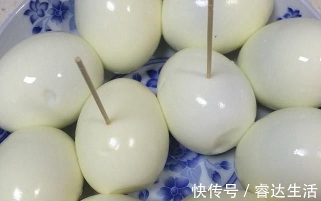 鸡蛋|糖尿病人吃鸡蛋，可以吃蛋黄吗？忠告：真正要少吃的是几种常见菜