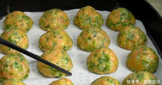 3种蔬菜2种面,教你做营养菜窝头,不揉面不发面,吃着真过瘾