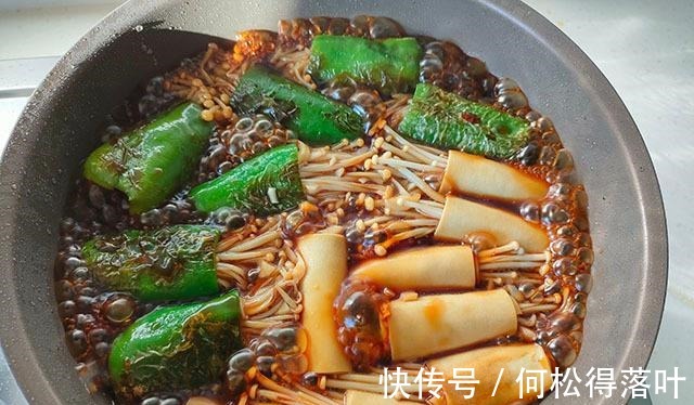 食材|这几样食材一串一卷,煸一煸淋上酱汁煮2分钟,好吃到停不了筷子!