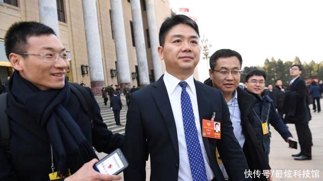 阿里|刘强东做了什么?三位副总用同一个原因辞职,网友感慨水太深