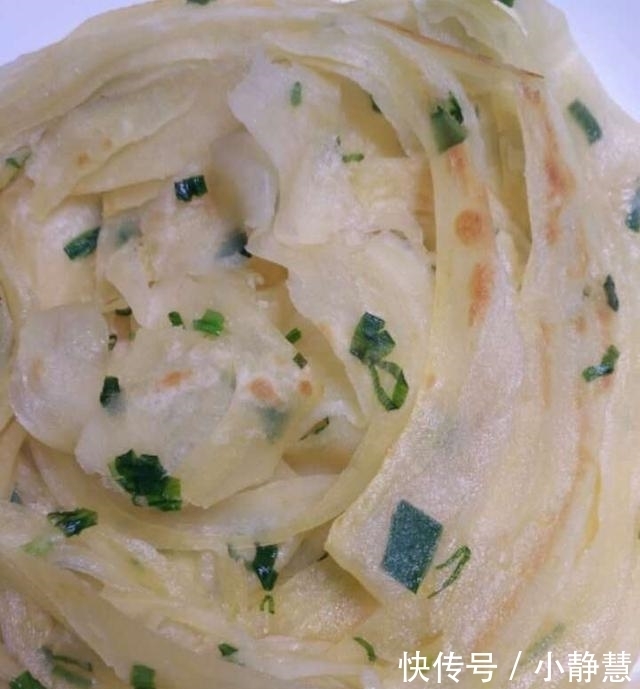 吃法|乡下婆婆告诉你一个盐葱饼的新吃法，外酥里嫩，把我都给吃撑了
