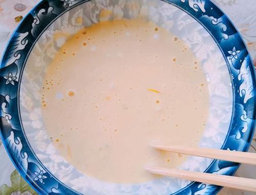 炸小酥肉时，别直接裹淀粉糊，掌握这3点，酥肉外酥里嫩还不腥