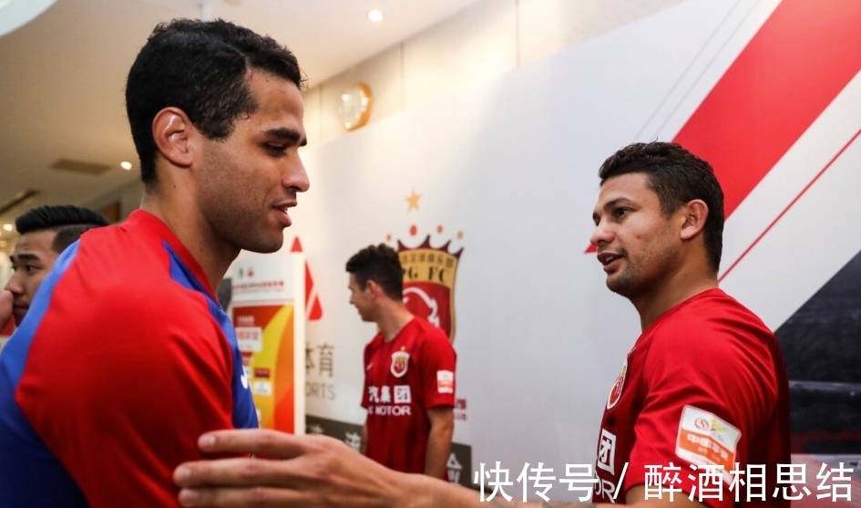 中锋|国足迎转折!2员归化回归+再归化1中锋,7归化阵容力保李铁帅位