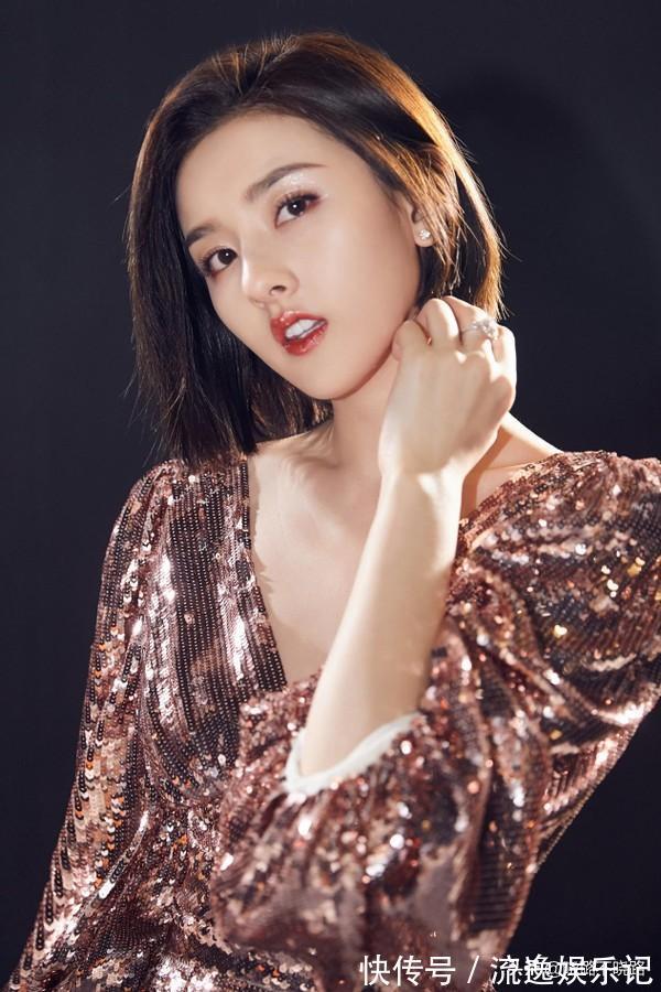 刘海|丸子头已经不流行了,今年这5种发型是真火,简单大方显脸小