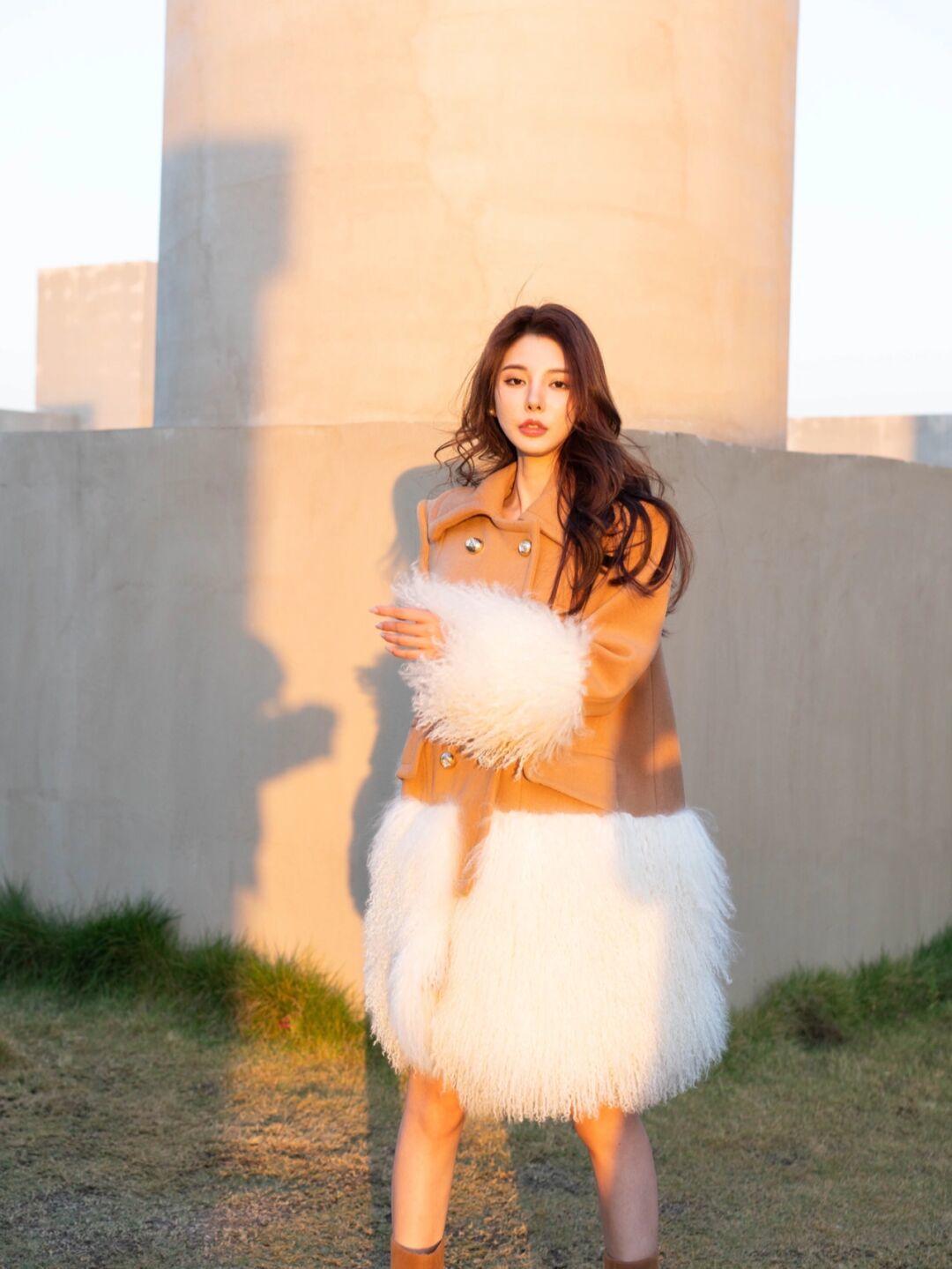 气质|气质女人冬天都爱穿这些“大衣”,保暖又温柔,这个冬季谁穿谁美