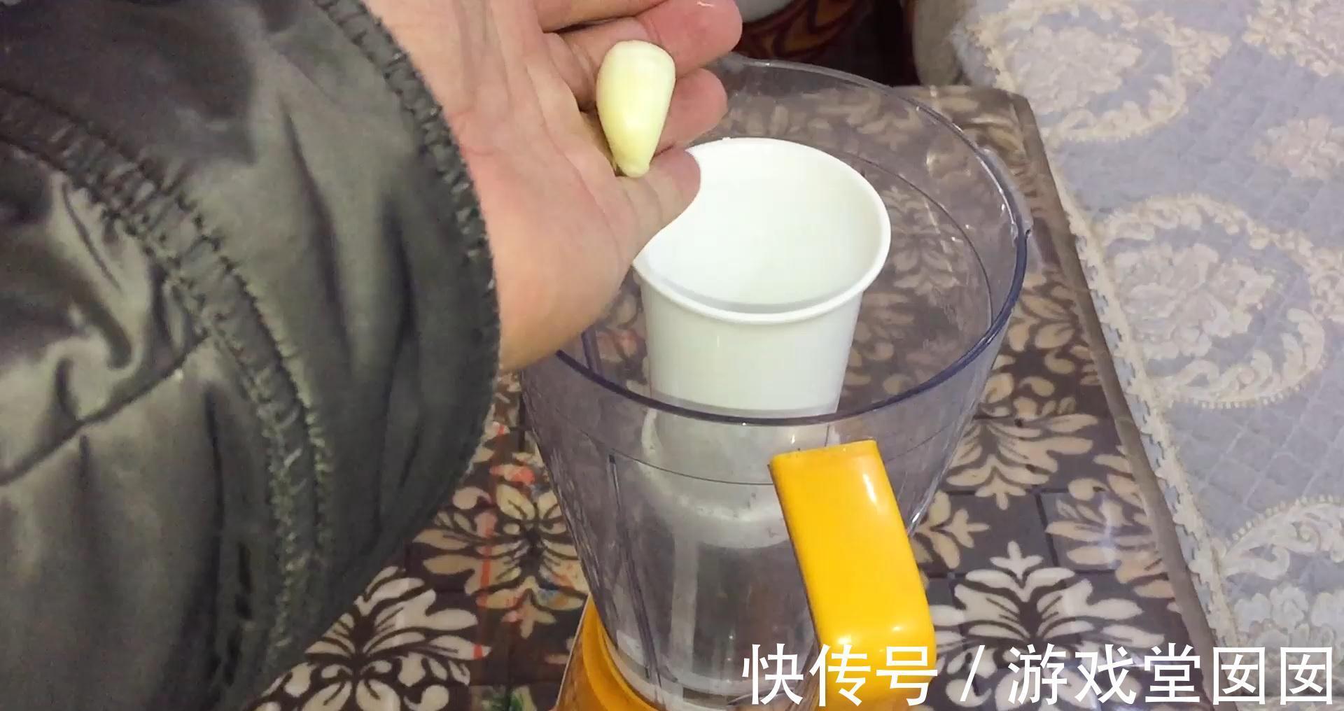 大蒜小米辣养兰花,杀虫杀菌,刺激根部生长,救烂根蝴蝶兰