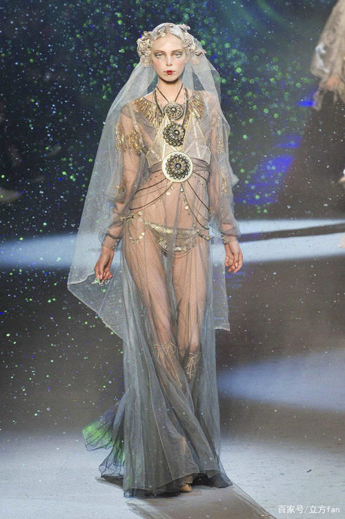 圣母泪妆为什么那么火怜悯众生的高级妆容