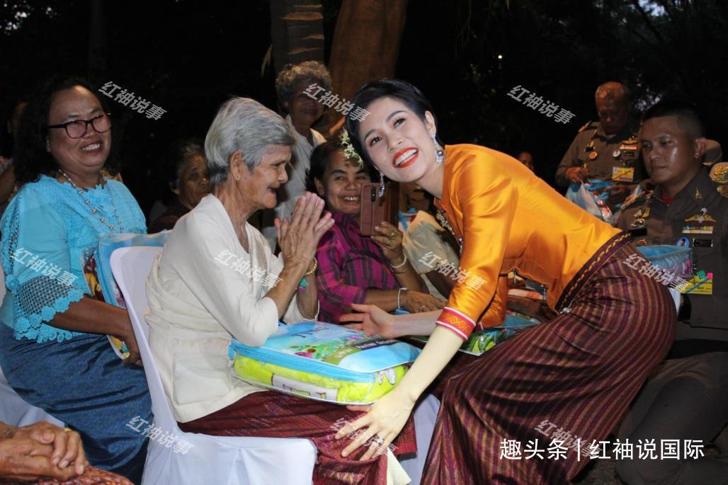 艳压群芳&诗妮娜才是泰王白月光!夜色下惊鸿一舞美绝了,苏提达迎最强对手