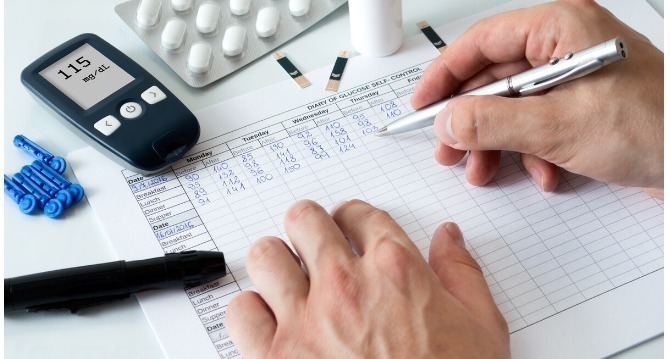 肾衰竭|二甲双胍降糖10年，发生肾衰竭！医生说他犯了3个错误，须反思