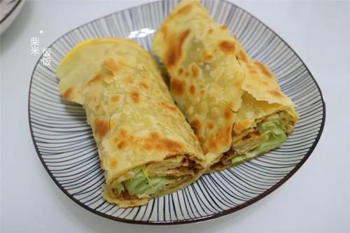 正月初四吃烙饼，两种面粉搭配，外酥里软米香四溢，太好吃了