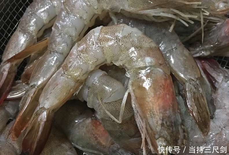 保存大虾不能直接冻冰箱老渔民教你3招,1年不坏,和鲜虾一样