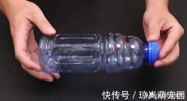 瓶盖|大瓶口的塑料瓶别扔了，简单改造一下，厉害又好用，家家都能用到