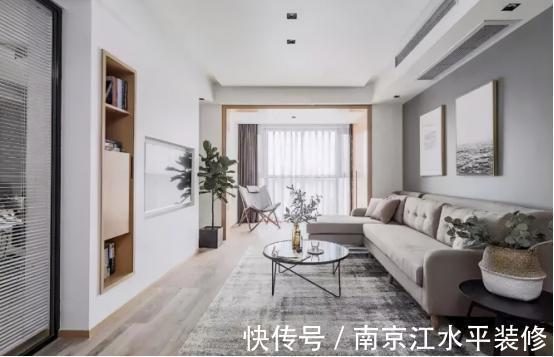 客厅|阳台与客厅之间要不要装门?在装修中应该如何设计布局?