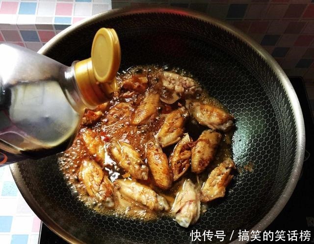 孩子最爱的菜,一周吃3回都嫌不够,简单一焖,香到连汁也不放过