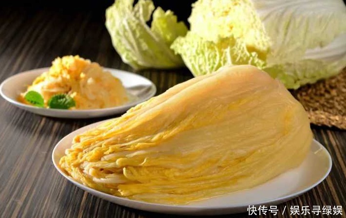 腌酸菜，东北大娘教你3个技巧，保证酸香脆爽，久放不霉，超好吃