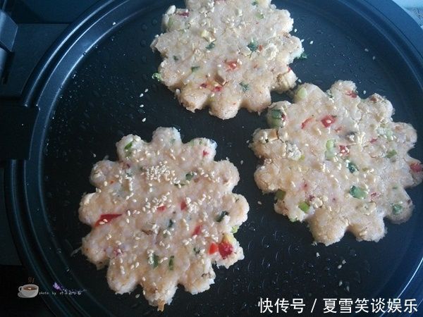 零食|一碗剩米饭,巧做一堆米饼,香爆了,好吃到哭,还可以当作零食