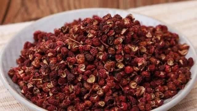 泡水|女人常用花椒泡水喝,身体可能收获4个好处