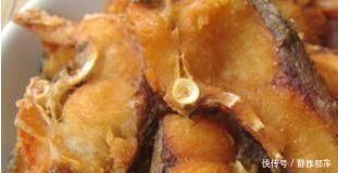 炸鱼块,别再挂面糊了,教你这样做,鱼块更酥脆入味!