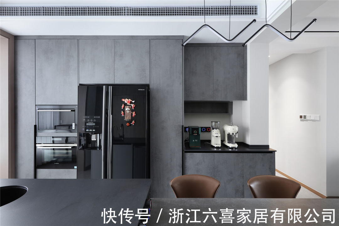 衣帽间|155平花半天也四室住宅公寓装修,三代人的生活,最美的“全家福”