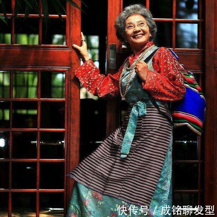 穿搭 她是我见过最有气质的老人,91岁也不服老,发型和穿搭堪比教科书