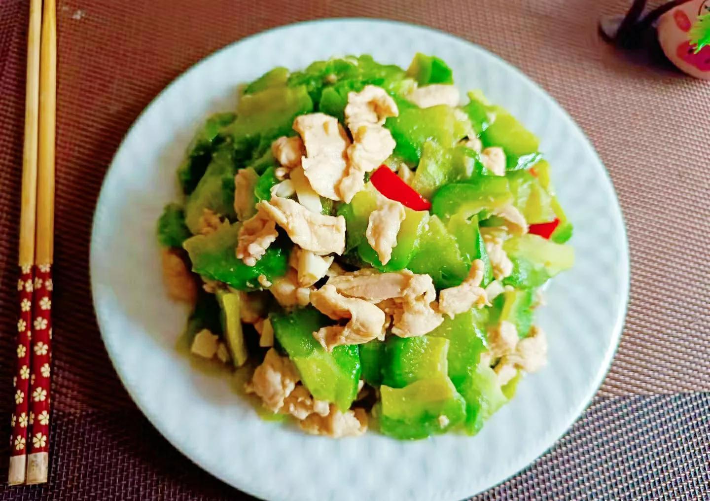 寒露后，晒晒给家人准备的轻食餐，网友说：好羡慕