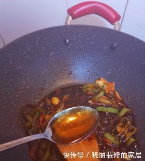 家常鱼肉菜谱,鱼头炖豆腐,做法简单,美味营养,超级下饭