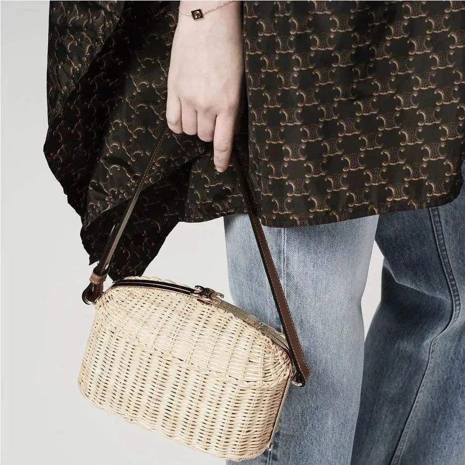 ch我和钟楚曦的度假差距 就是这只草编包！