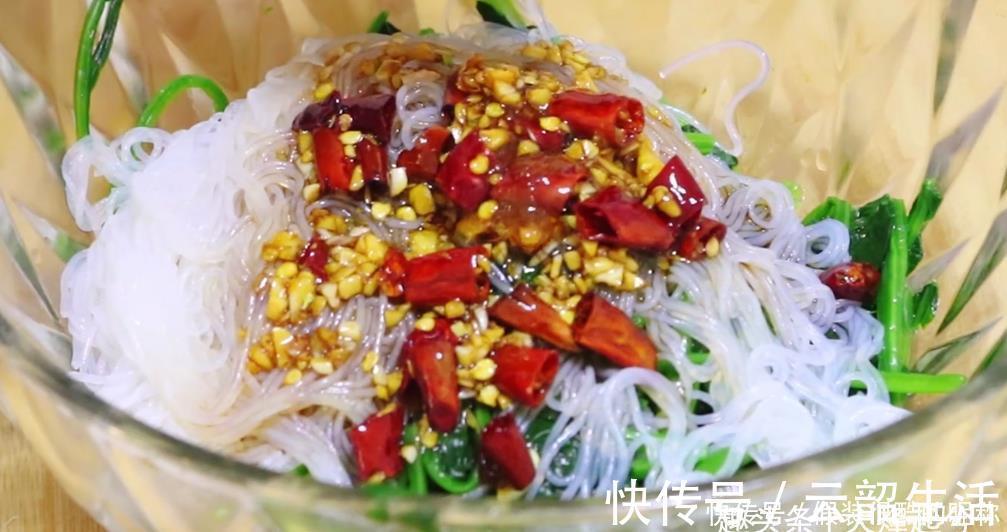 爽口|饭店的凉拌菠菜太好吃,秘诀教给你,3分钟学会,上桌开胃又下饭