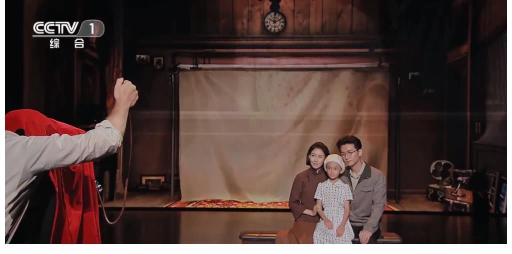 央视《故事里的中国》定档,节目海报意外公开主持人选择