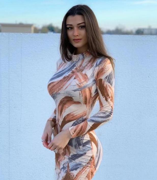 健身|90后比基尼美女模特,五官精致,健美身形夺人眼球,受很多人追捧