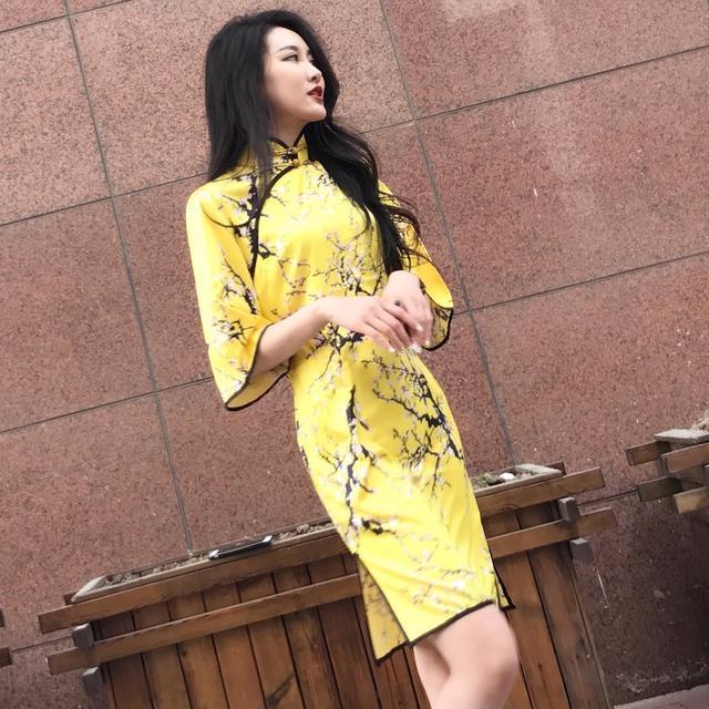 别再追捧日韩服饰啦,其实国风旗袍才是最美的,怎么穿都有范儿