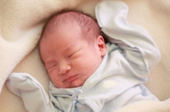 准妈妈|怀孕时经常玩手机,产生的影响比辐射大,对孕妈和胎宝都不利