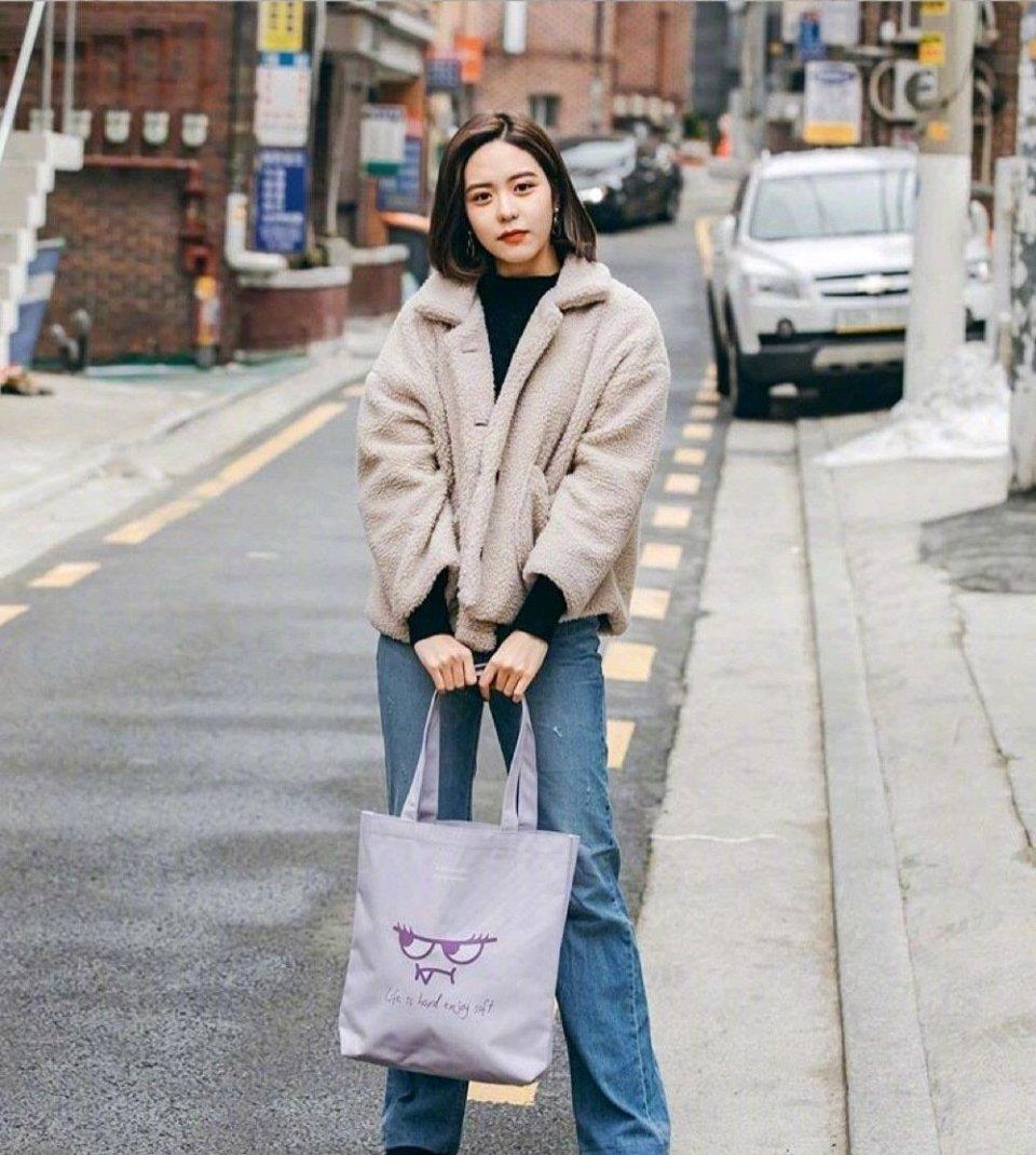 韩国欧尼秋冬街拍合集,搭配简单气质up,日常上班都能轻松应对