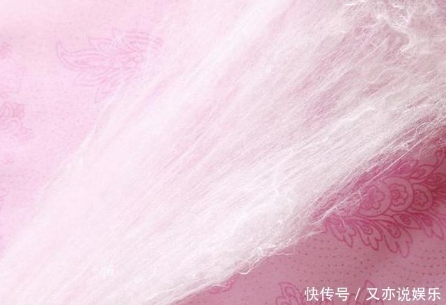 被子|被子盖了1个月就有异味教你2个简单妙招，不用晒也能杀菌除异味