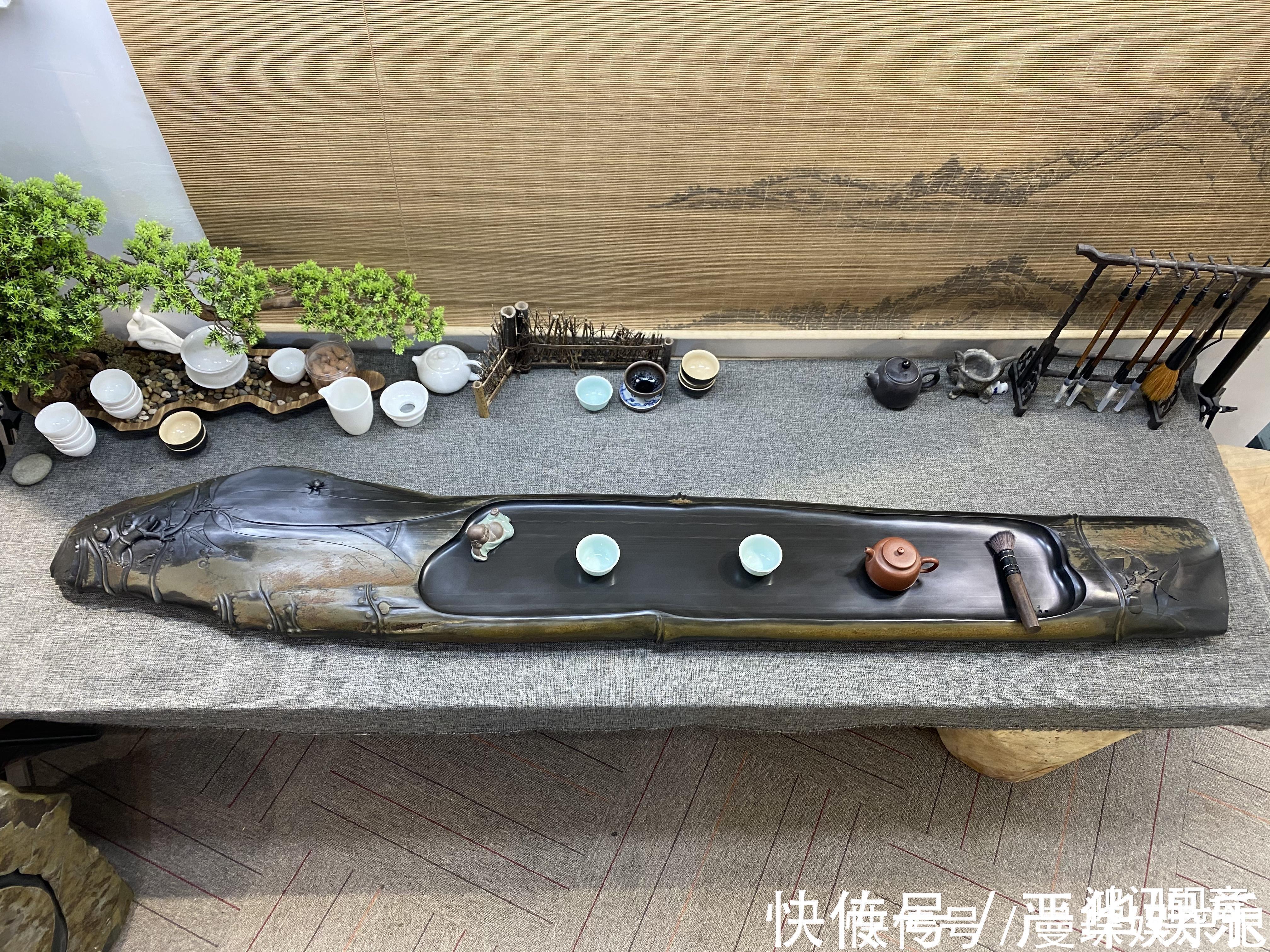 歙砚石!把石头雕成一根“竹子”,并把竹子做成排水茶盘,这作品太自然了