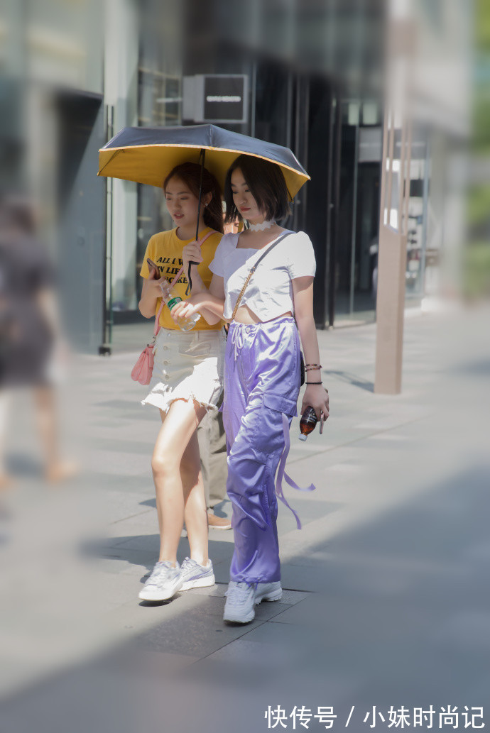 街拍|成都街拍,简单搭配打造小清新的即视感