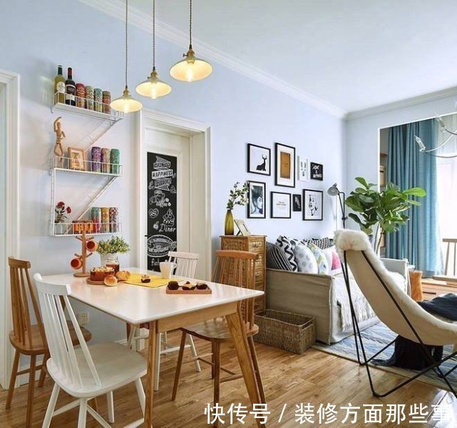 北欧风|82平温北欧风二居室,蓝色和木纹点缀着更充分的地域感