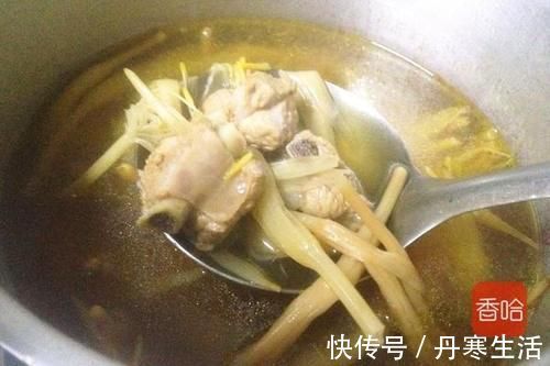 香菇肉片汤|失眠最怕这个菜，农村很常见，隔三岔五吃一次，睡眠好一觉到天亮