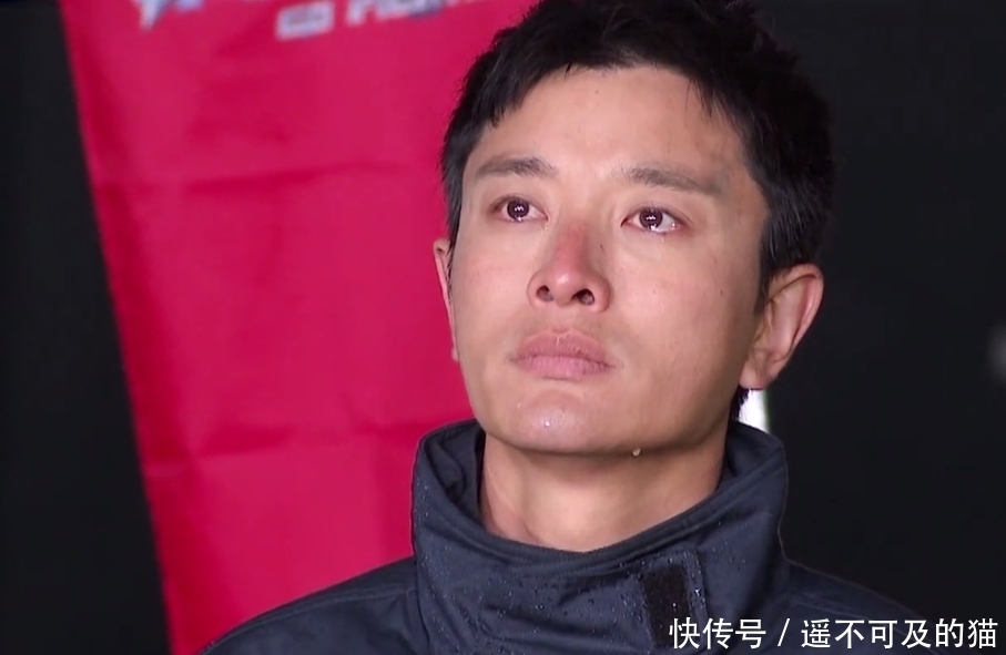 极限挑战:贾乃亮、雷佳音满眼泪水,龚俊鞠躬致敬最美逆行者