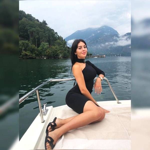 超重|女人粗腿就很丑?大码模特体重虽重,但照样身材有曲线