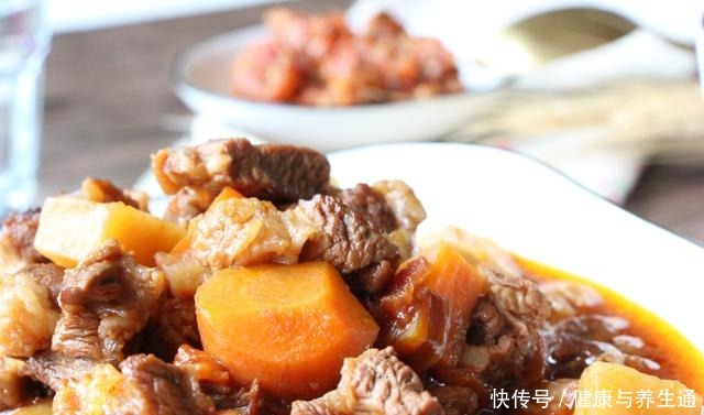 炖牛肉又硬又柴咬不动学会这5个技巧,牛肉软嫩多汁还入味