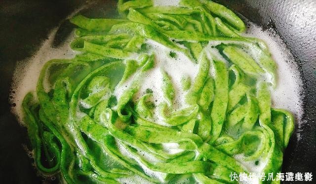 艾草全身都是宝，除了青团，还能做什么手把手教你4种新吃法！