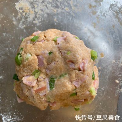 咸香松软|#一周减脂不重样#低卡早餐??香葱火腿司康 | 面团
