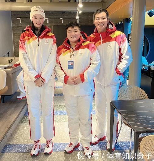惠若琪|中国女排传递冬奥火炬！朱婷现身，与撒贝宁合体，张常宁太美了