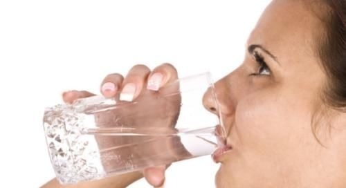 排便|长期便秘拉不出来?医生:1物每天吃一点,或能帮你改善便秘