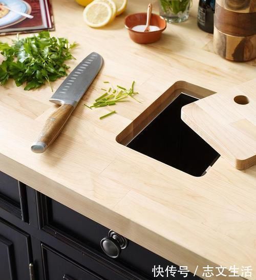 柜门|厨房台面开个孔，食材废料轻松倒入，不开柜门方便卫生，太赞了！