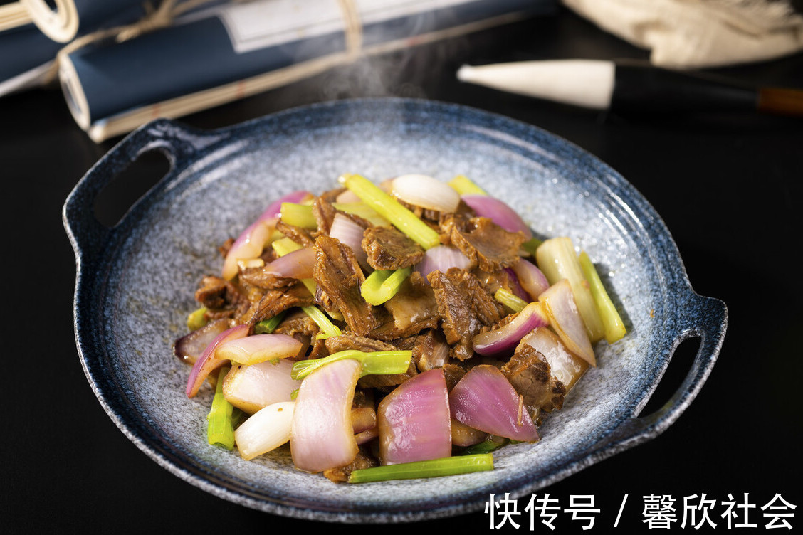 食用油|牛肉怎么腌制才嫩不要只会放生粉，教你一招，炒出来又嫩又滑
